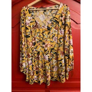 Torrid Sze 1 14/16 Gorgeous Floral Shirt Puff Sleeve Box  PLeated Front Boho EUC